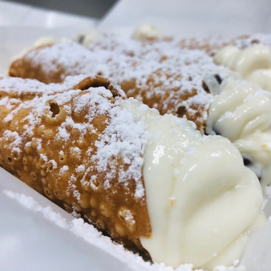 Cannoli.