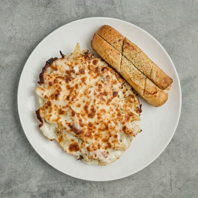 Chicken Alfredo.
