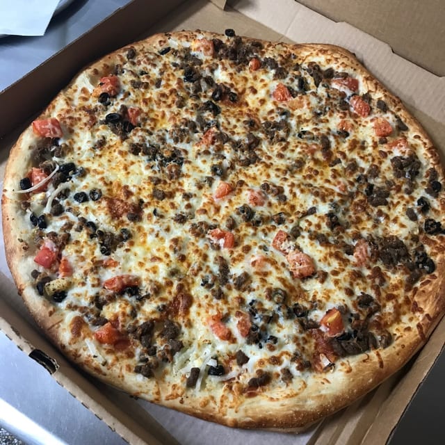14" Specialty Pizza.