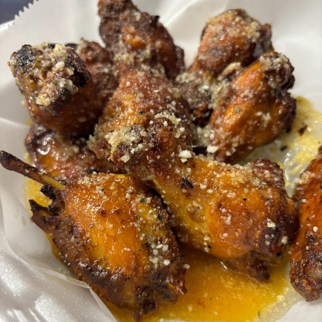 (7) Jumbo Wings.