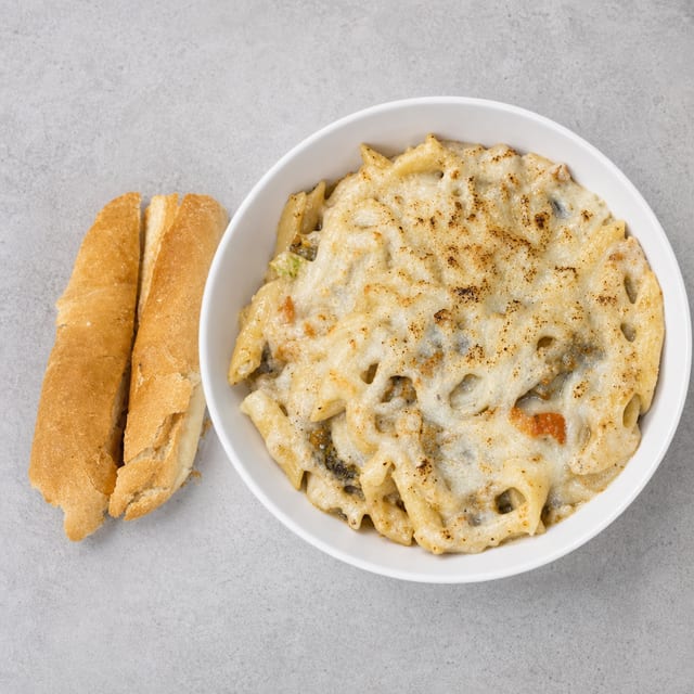 Vegan Chicken Alfredo Pasta.
