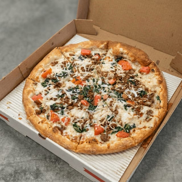 Vegan Alfredo Pizza.