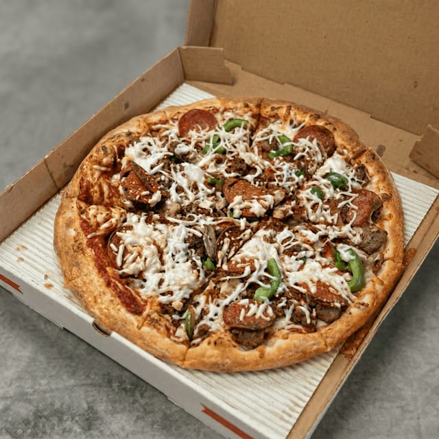 Vegan Deluxe Pizza.